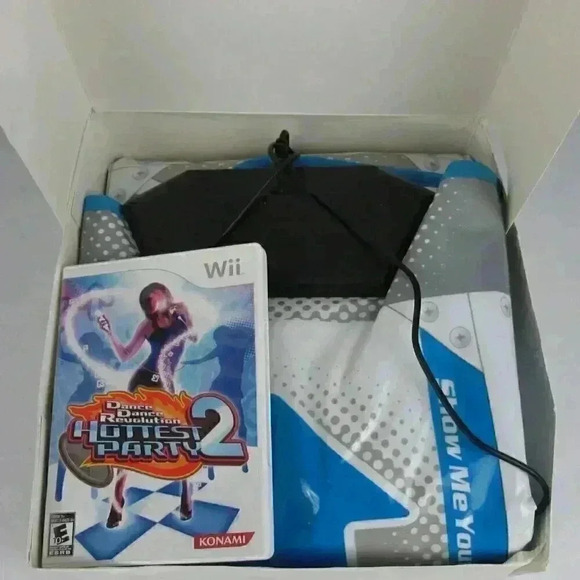 Dance Dance Revolution Hottest Party 2 Nintendo Wii Bundle with Dance Pad Mat - Picture 2 of 3